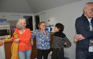 Cathy et Anita se concertent