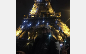 Eco Trail de Paris 80 km - Arrivée magique de Didier à la Tour Eiffel illuminée, dans une ambiance de folie