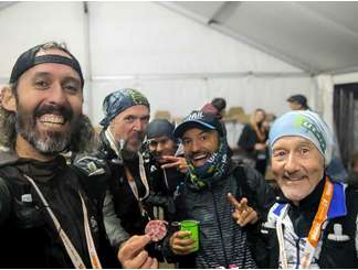 Trail des Vosges, enfin arrivés, les 71,4 km sont enfin bouclés ! Il semblerait que Didier est en train de se désaltérer dans son gobelet Gambad'cool ...